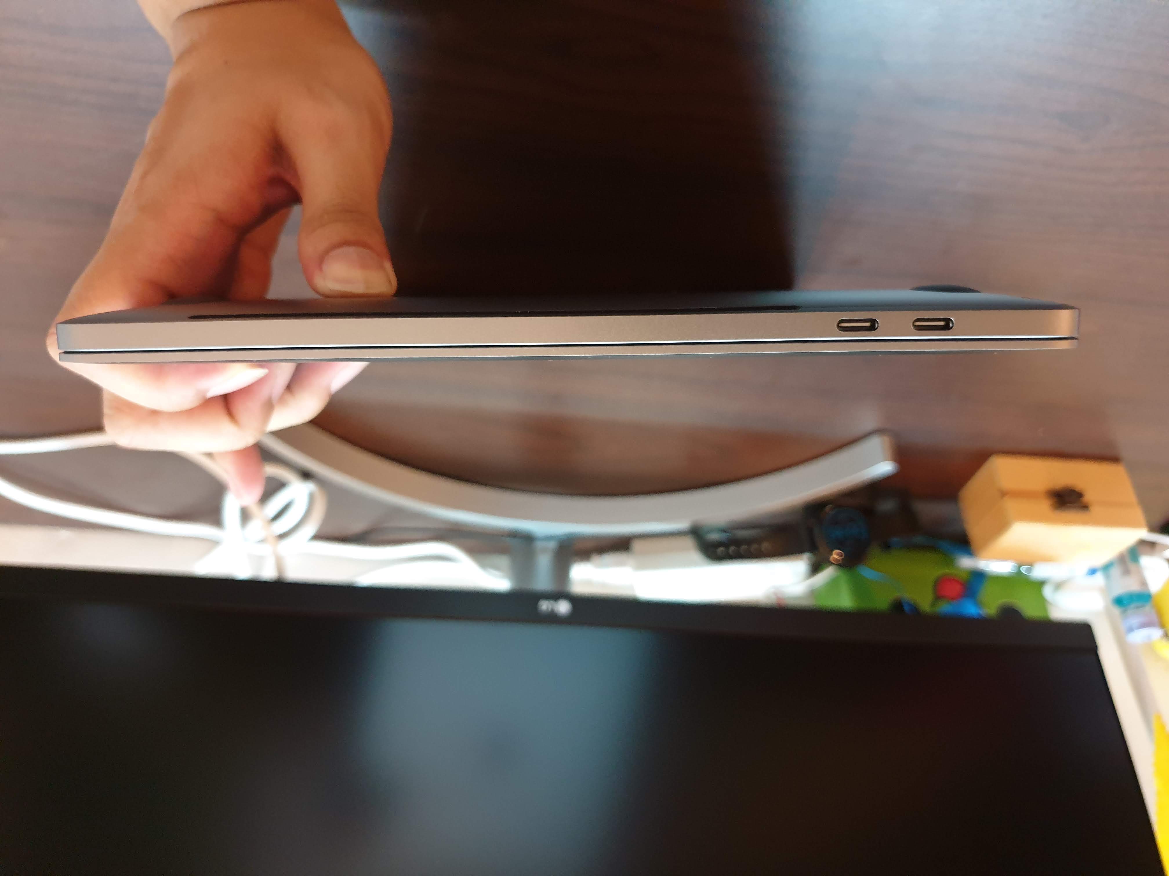 MacBook Pro 13-inch 2018 Left Side