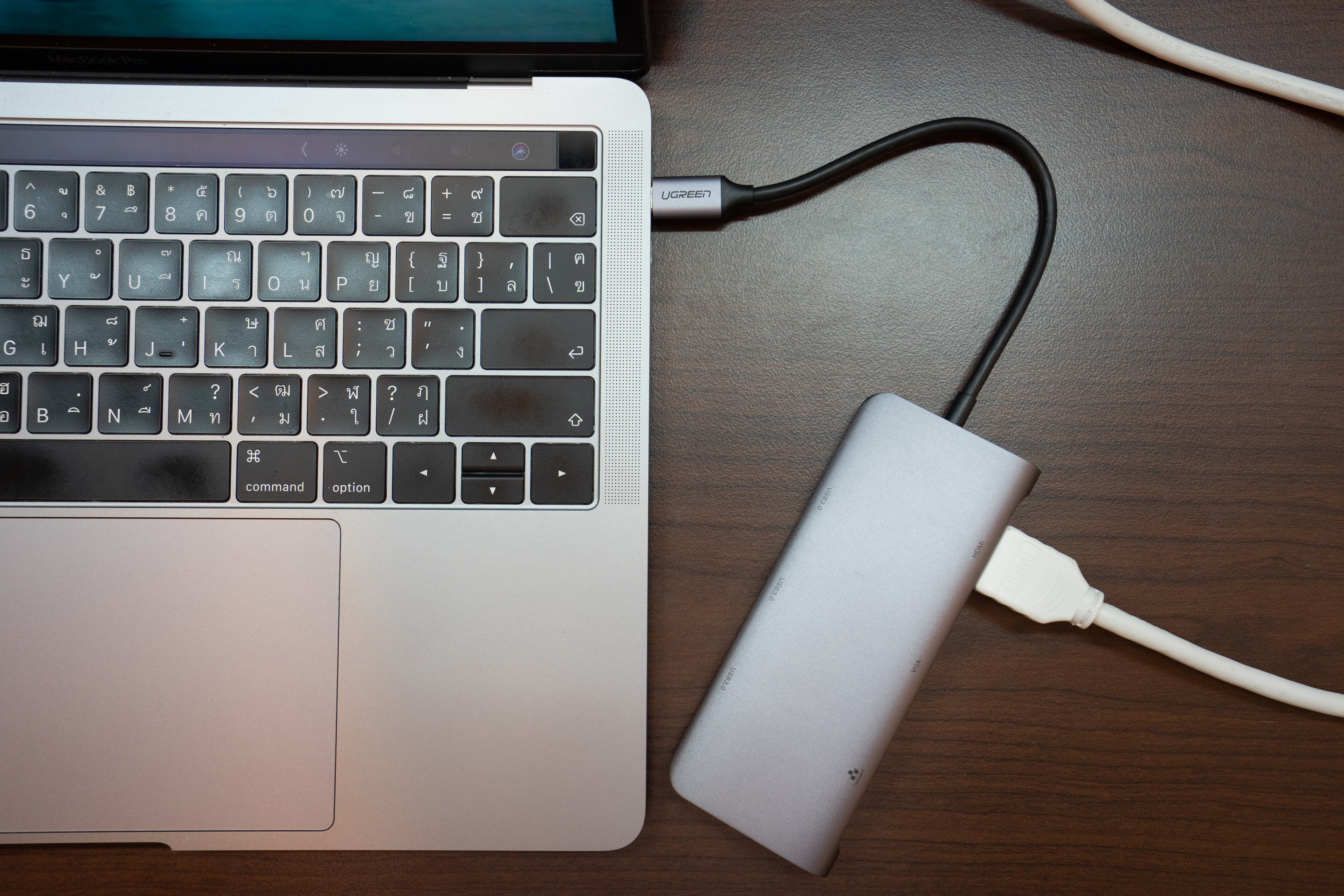 UGREEN USB-C 9-in 1 Multifunctional Adapter กับ Macbook Pro