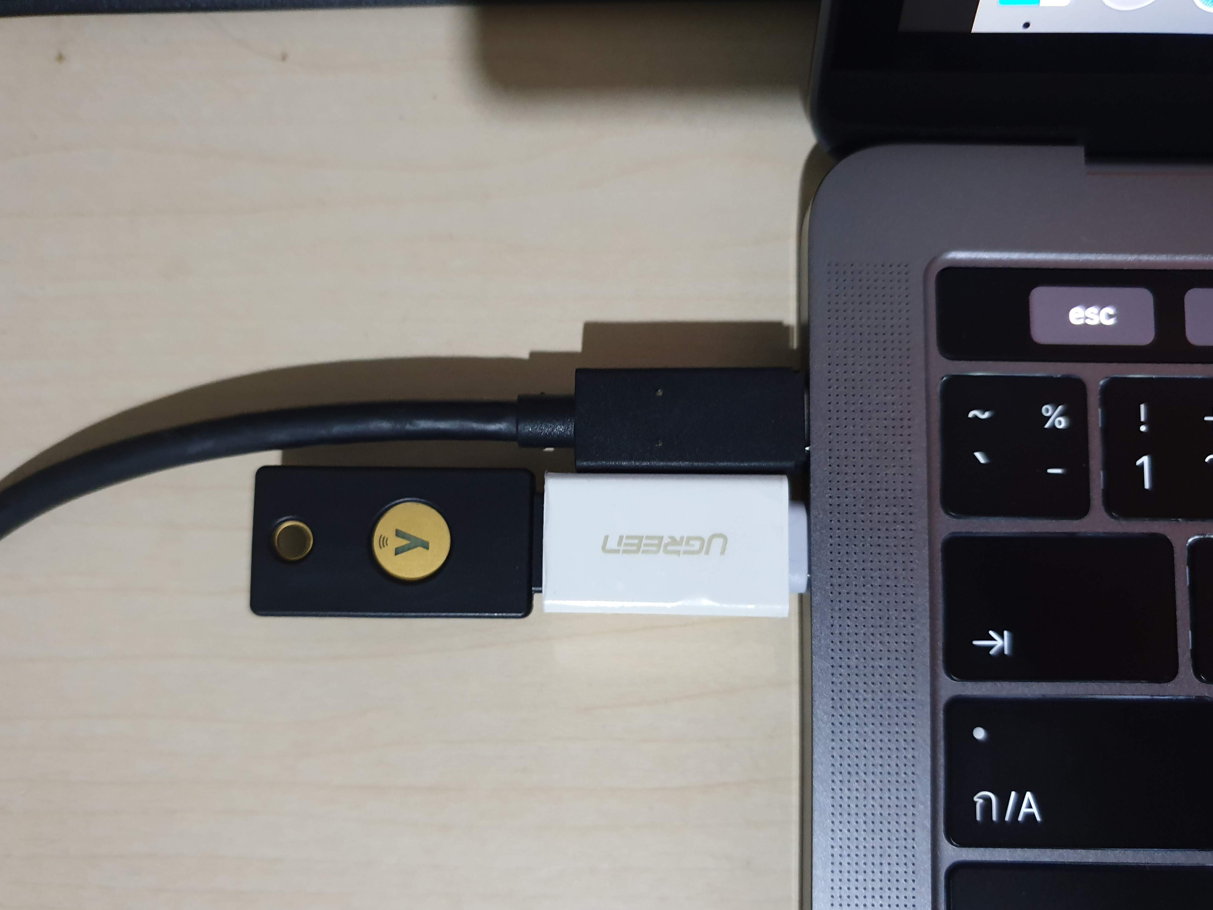Yubikey 5 NFC Connected to MacBook Pro