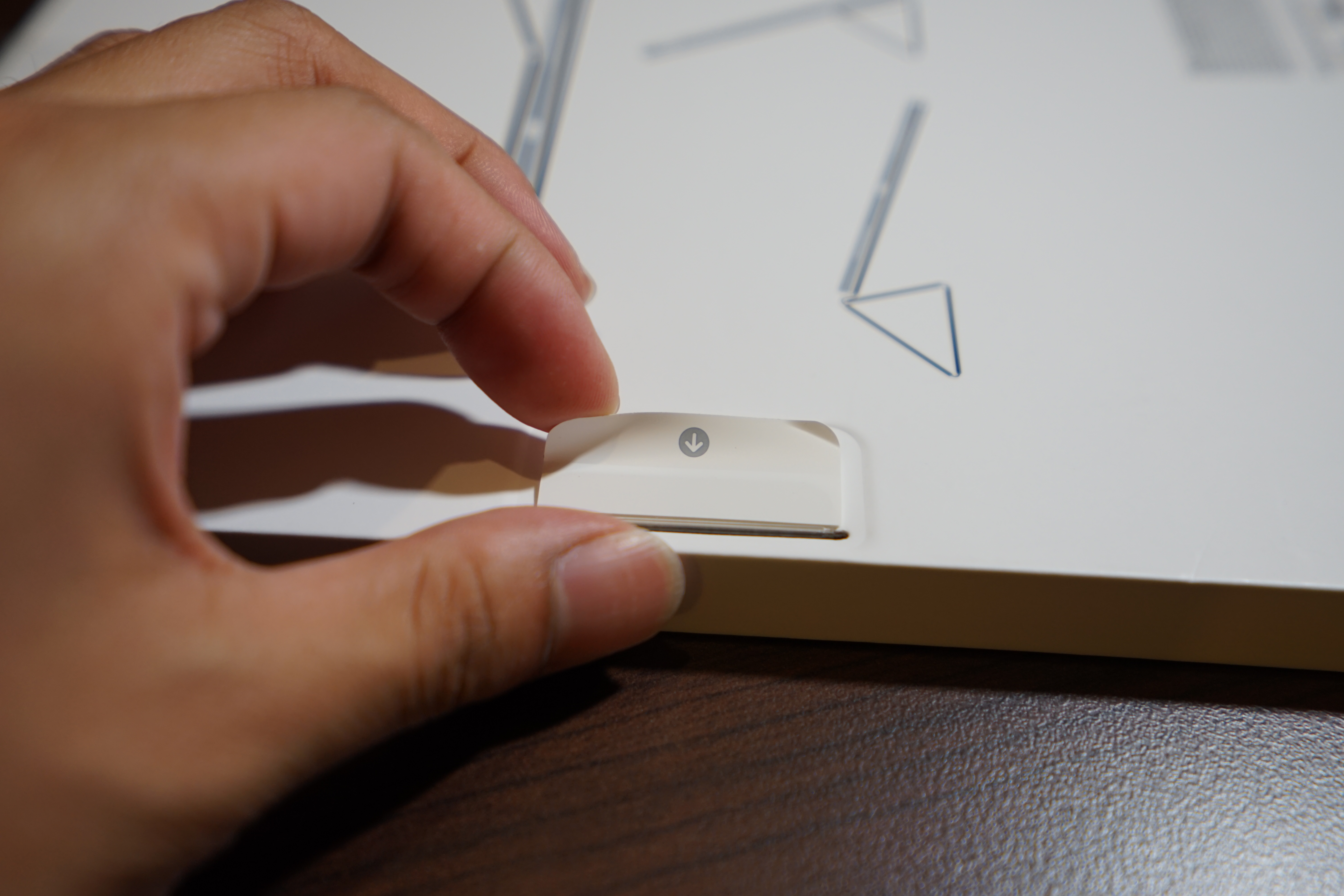 Apple Smart Folio Box Pull Tab