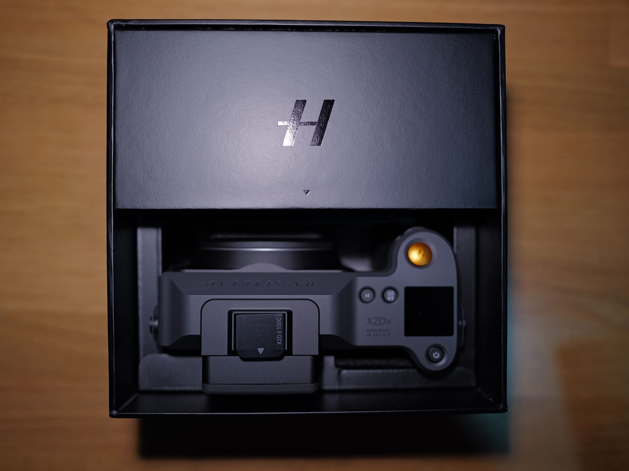 รีวิว Hasselblad X2DII 100C + XCD 55V มาตรฐานใหม่ของกล้อง Medium Format : ภาคแกะกล่อง
