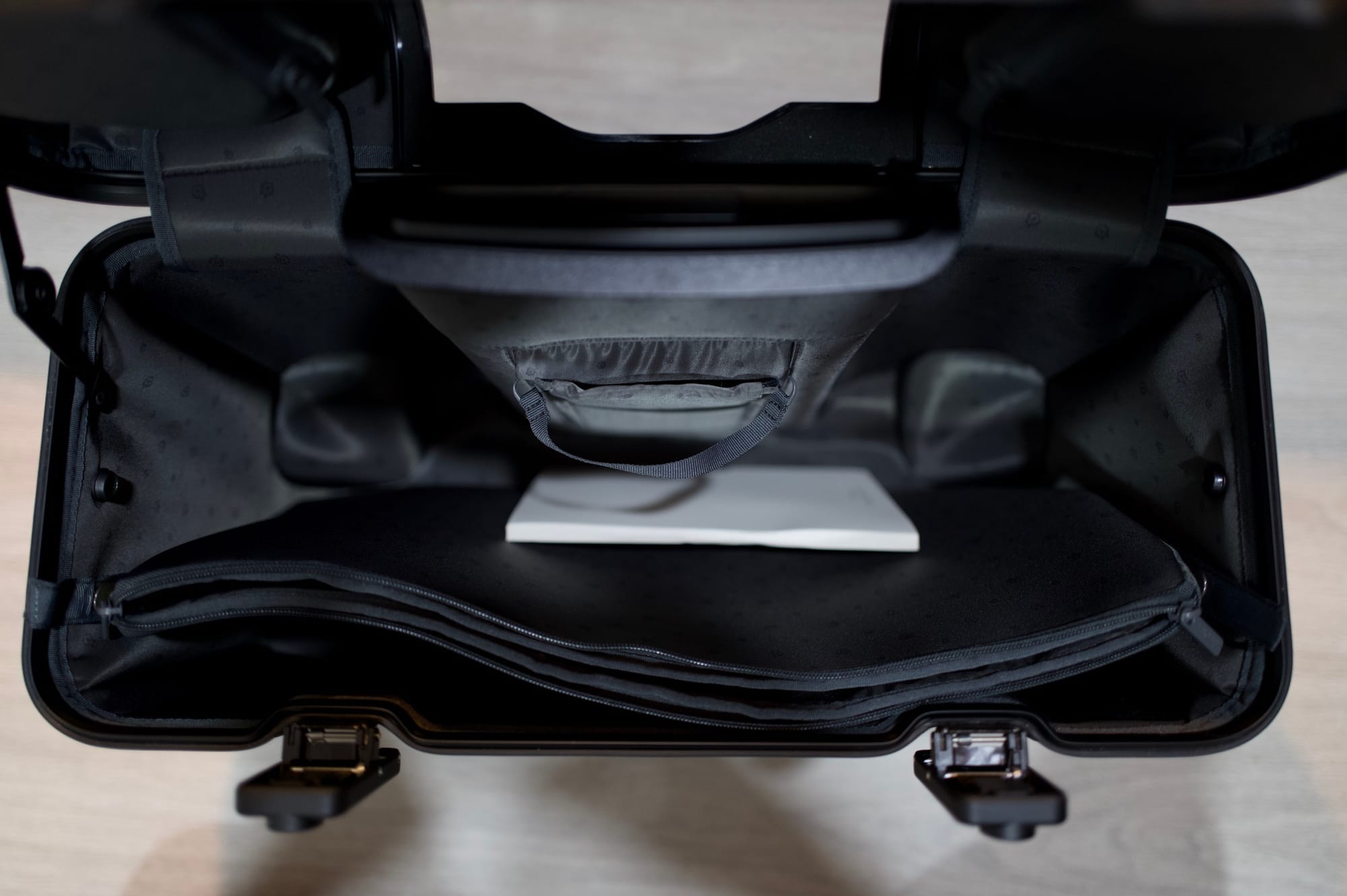 รีวิว Rimowa Pilot Case กระเป๋าที่ตามหามานาน ในที่สุดก็ได้เจอ