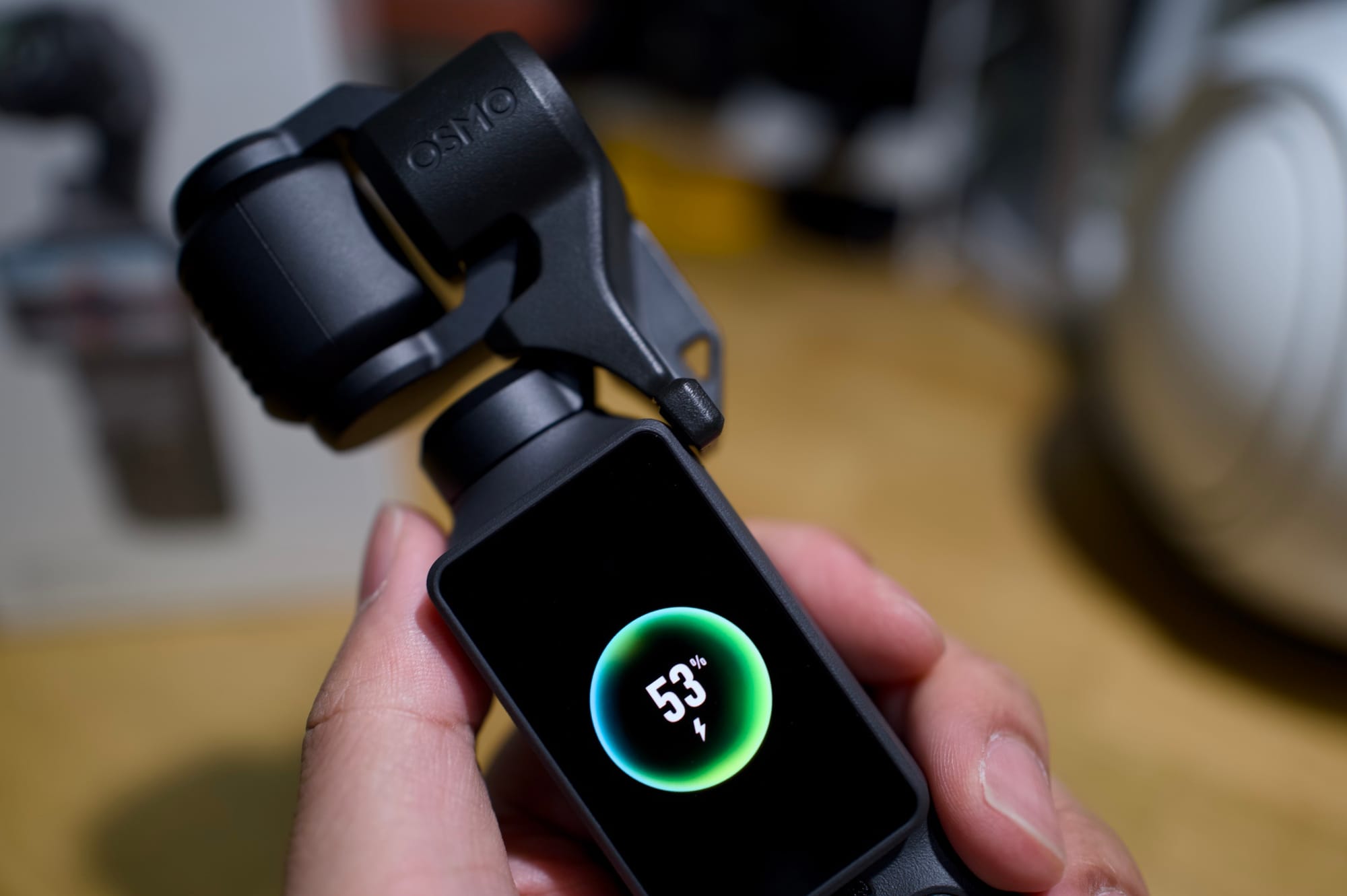 รีวิว DJI Osmo Pocket 4 เหมือนจะไม่ต่างเยอะ แต่เยอะกว่าที่คิด