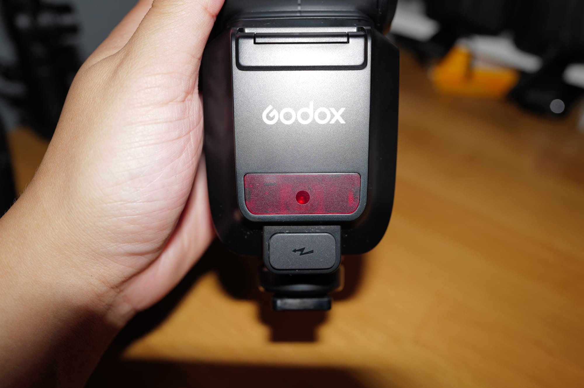รีวิว Godox V100 โคตร Flash นอกค่าย ราคาน่ารัก