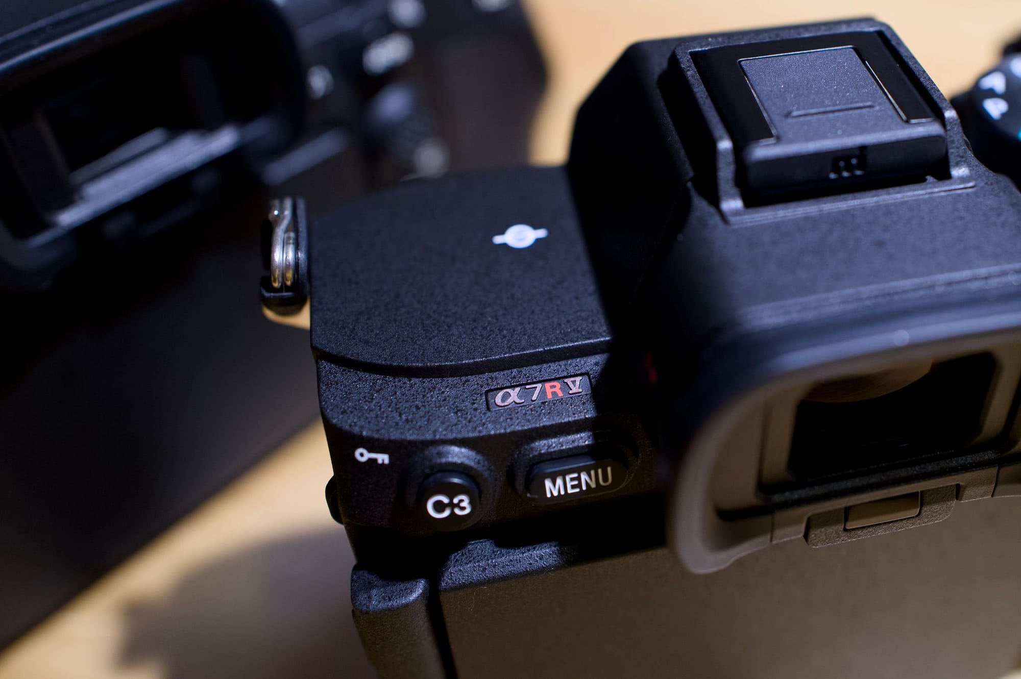 รีวิว Sony A7RV ภาพดี วีดีโอได้ โฟกัสยอดเยี่ยม (ภาคแกะกล่อง)